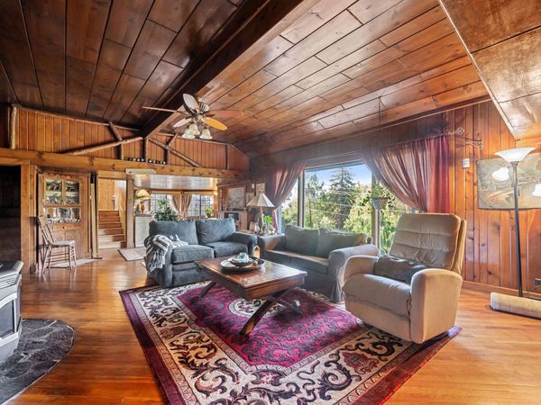 1049 Lakeshore Drive, Klamath Falls, OR 97601