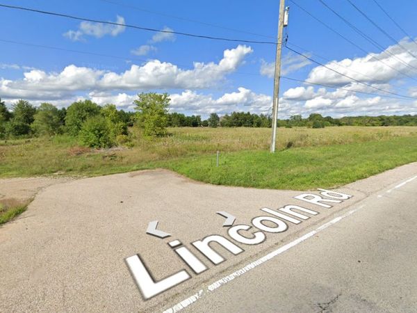 1718 W Lincoln Road, Lakemoor, IL 60051
