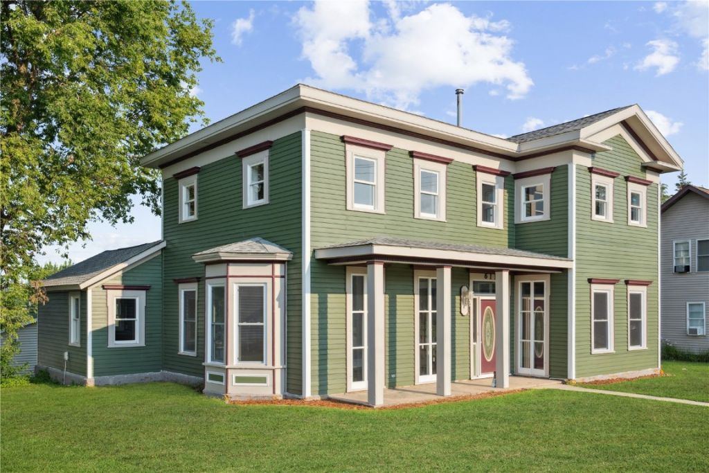 611 3rd Avenue Ne, Independence, IA 50644 Main Photo