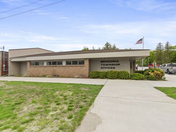 1020 Michigan Avenue Avenue, Benzonia, MI 49616