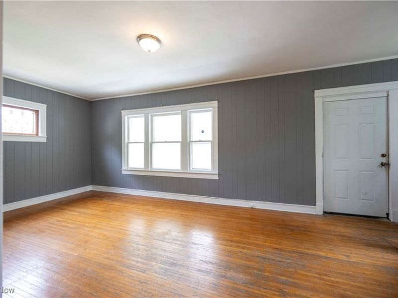 5210 Theodore Street, Maple Heights, OH 44137 Photo 4