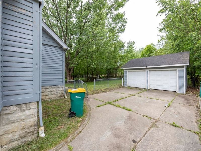 5210 Theodore Street, Maple Heights, OH 44137 Photo 41