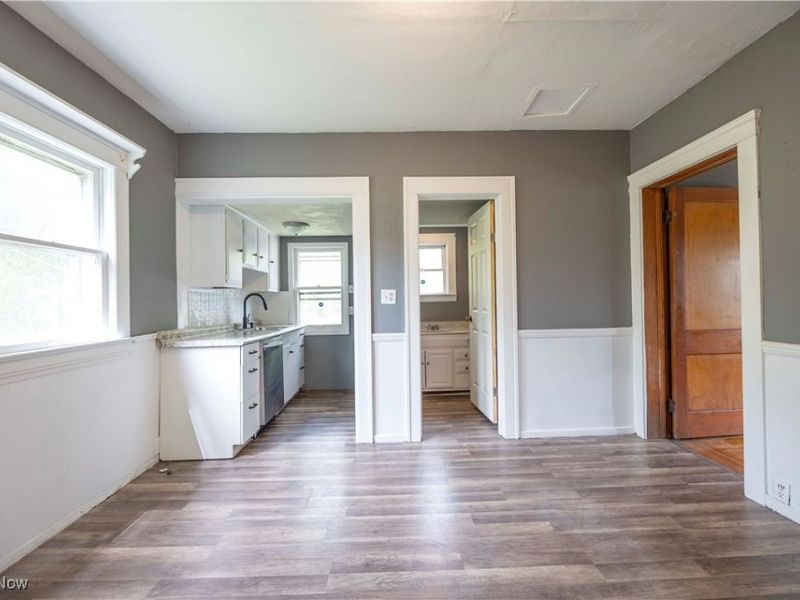 5210 Theodore Street, Maple Heights, OH 44137 Photo 9