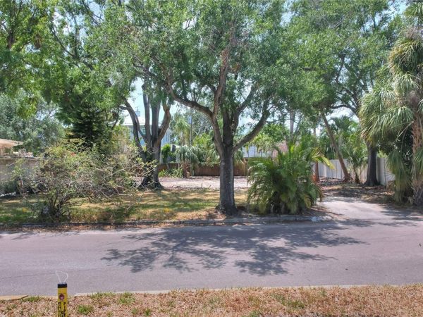 572 MARMORA AVENUE, TAMPA, FL 33606