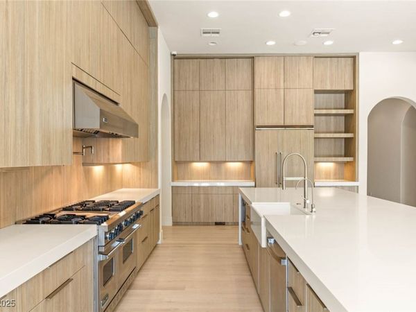 8895 S Tenaya Way, Las Vegas, NV 89113