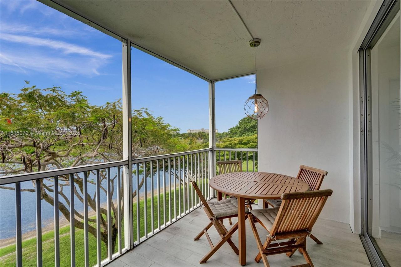 3150 N Course Ln, Unit 405, Pompano Beach, FL 33069 Photo
