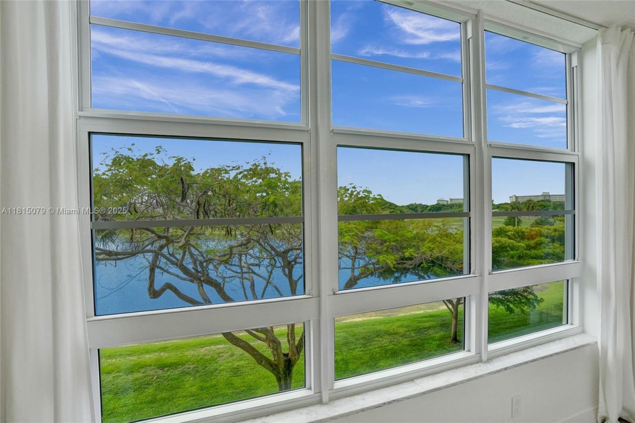 3150 N Course Ln, Unit 405, Pompano Beach, FL 33069 Photo