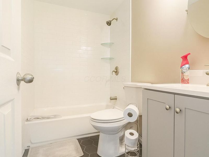 53 State Street, Jeffersonville, OH 43128 Photo 9