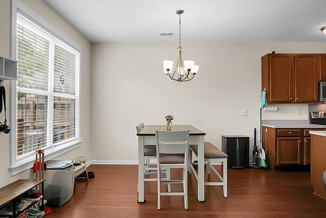 8921 Skipping Rock Lane Photo 10