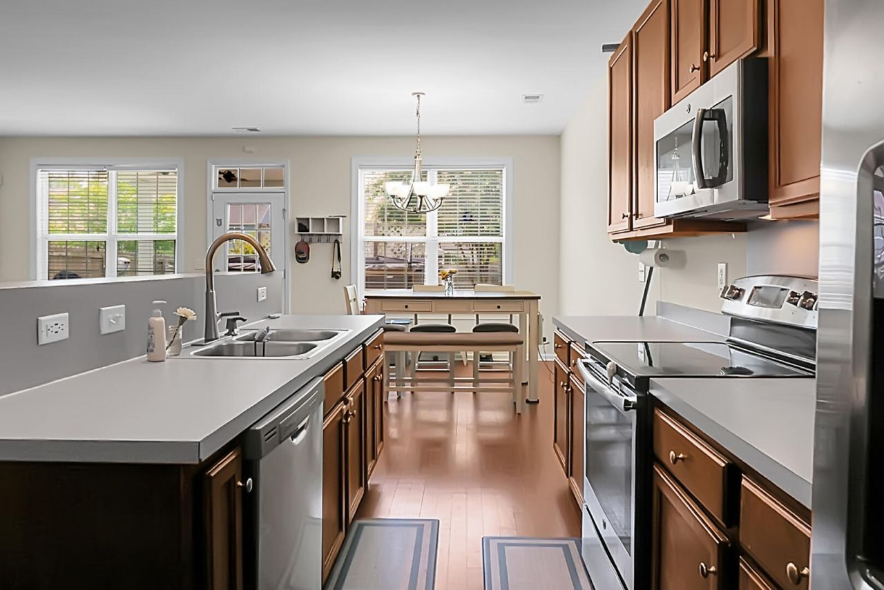 8921 Skipping Rock Lane Photo 16