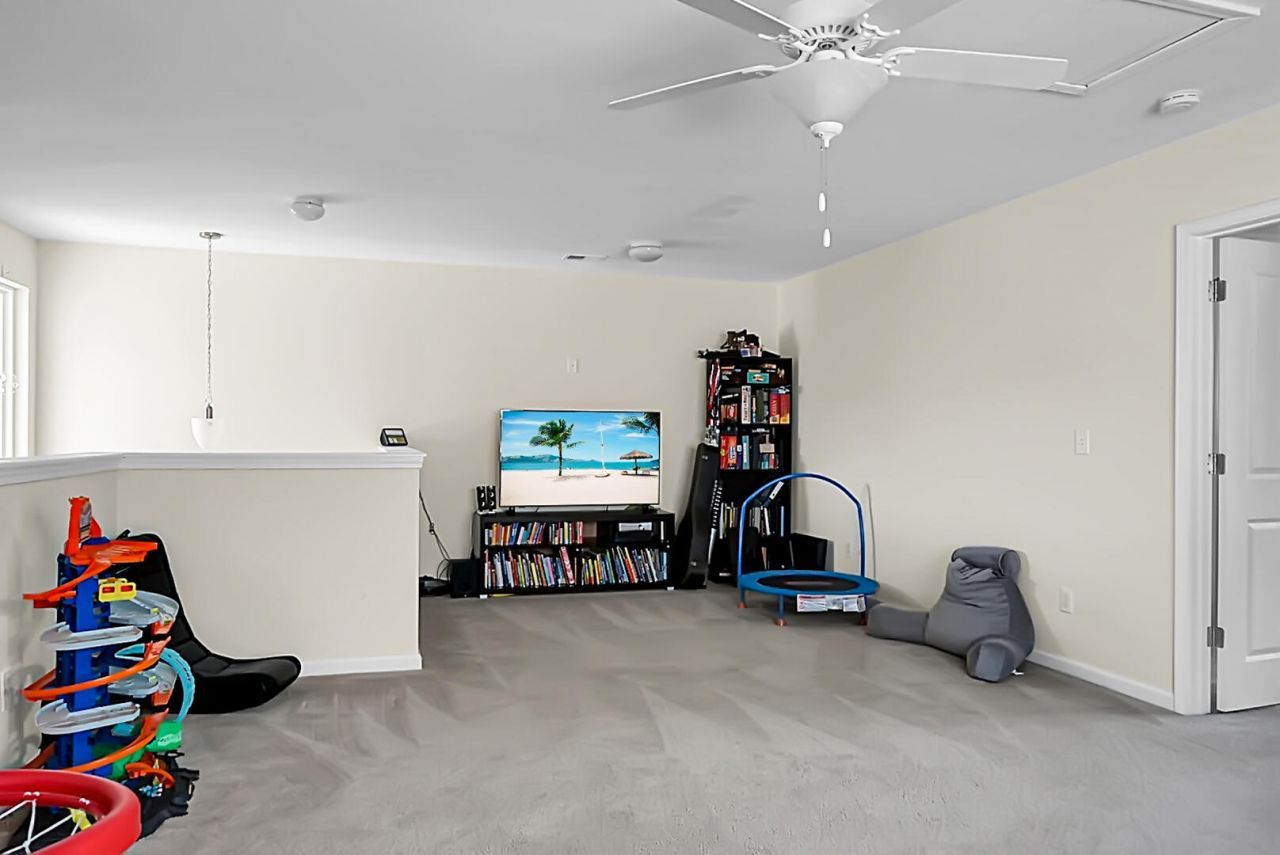 8921 Skipping Rock Lane Photo 21