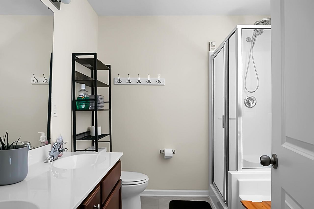 8921 Skipping Rock Lane Photo 32