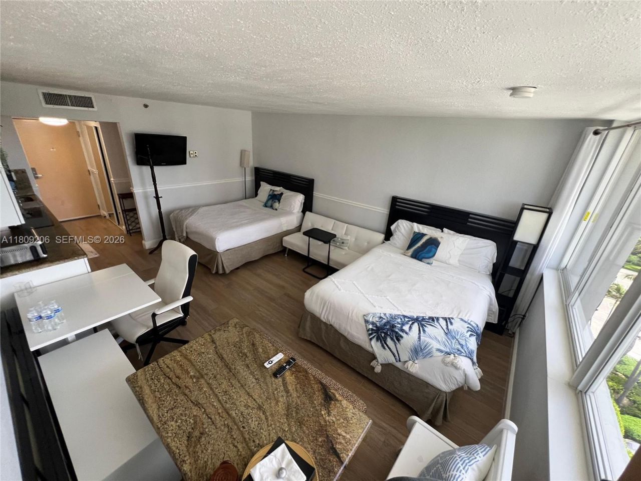 19201 Collins Ave, Unit 427, Sunny Isles Beach, FL 33160 Photo