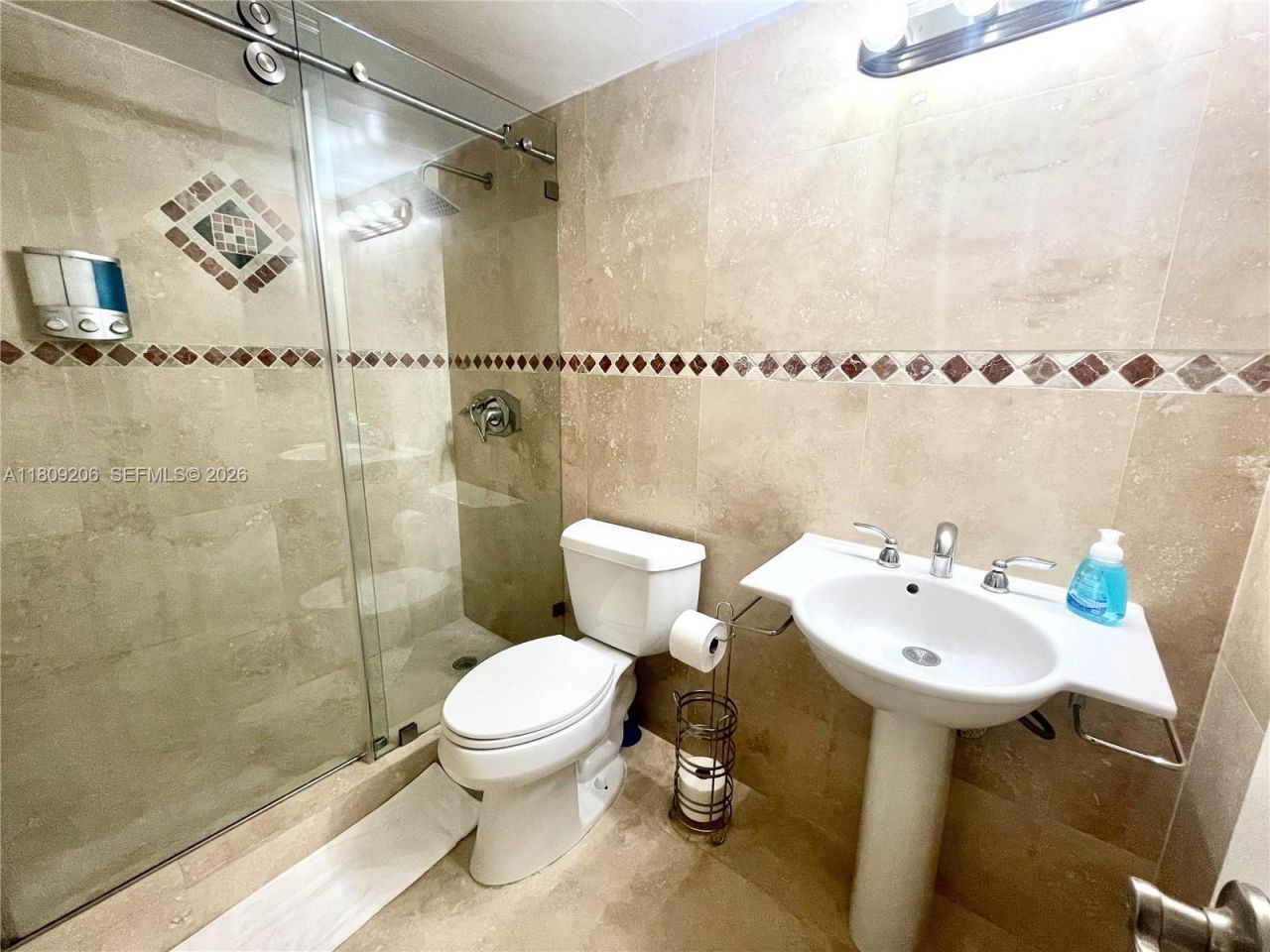 19201 Collins Ave, Unit 427, Sunny Isles Beach, FL 33160 Photo