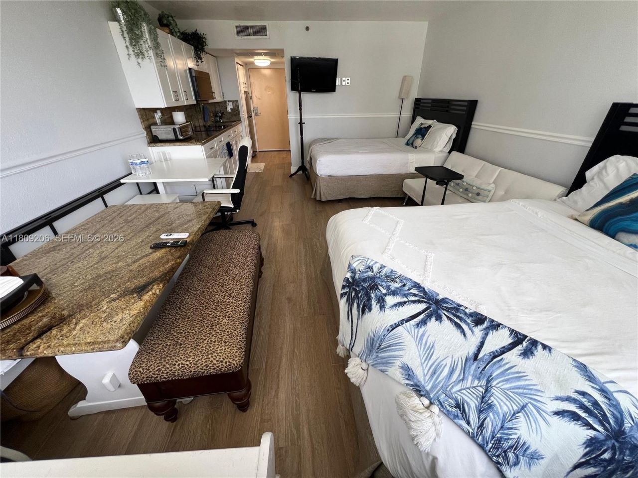 19201 Collins Ave, Unit 427, Sunny Isles Beach, FL 33160 Photo