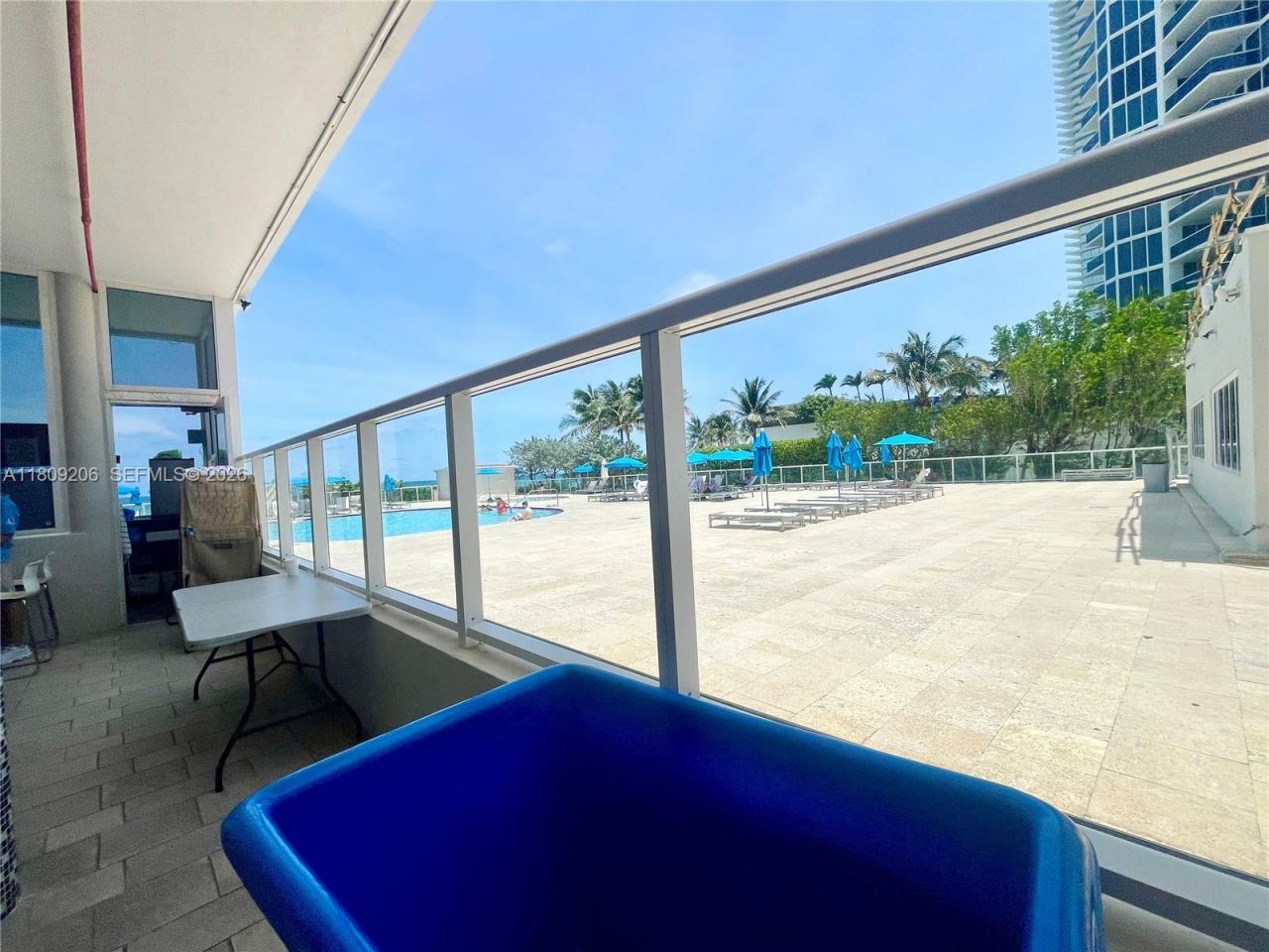 19201 Collins Ave, Unit 427, Sunny Isles Beach, FL 33160 Photo