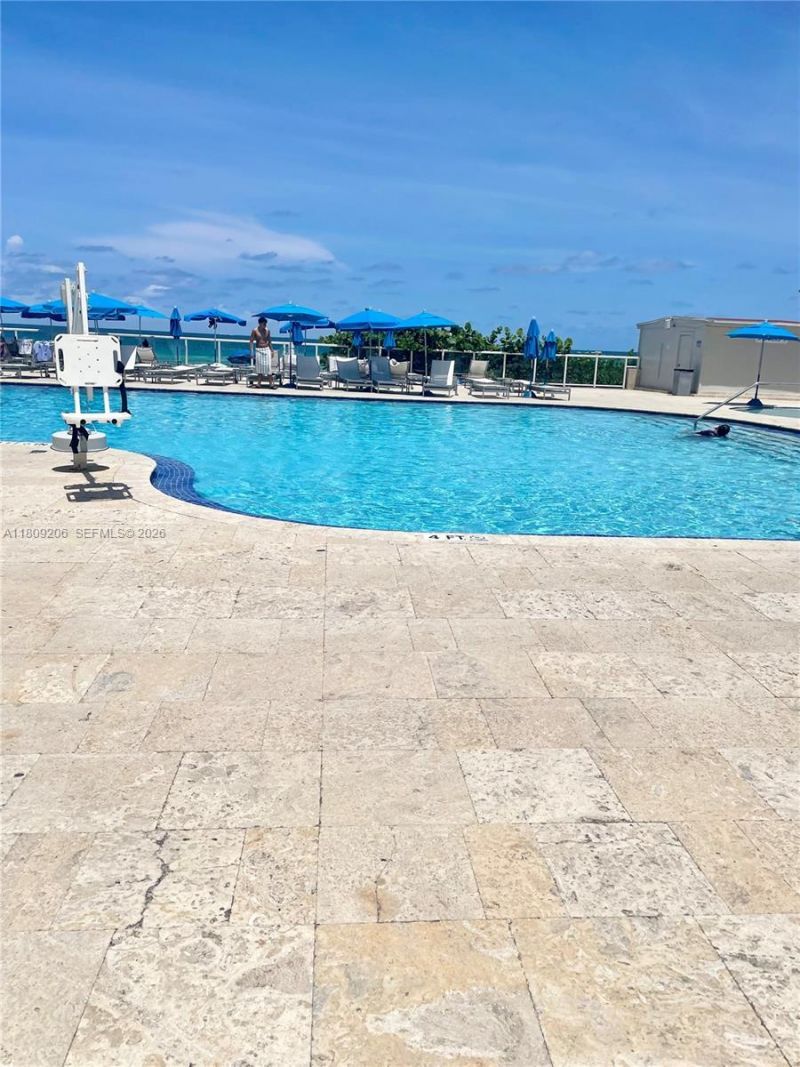 19201 Collins Ave, Unit 427, Sunny Isles Beach, FL 33160 Photo