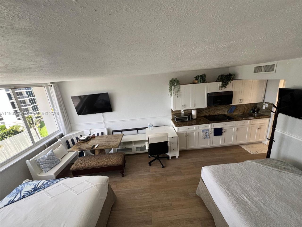 19201 Collins Ave, Unit 427, Sunny Isles Beach, FL 33160 Photo