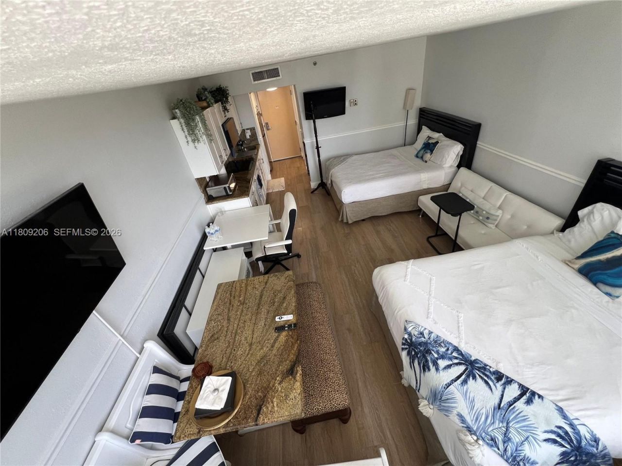 19201 Collins Ave, Unit 427, Sunny Isles Beach, FL 33160 Photo