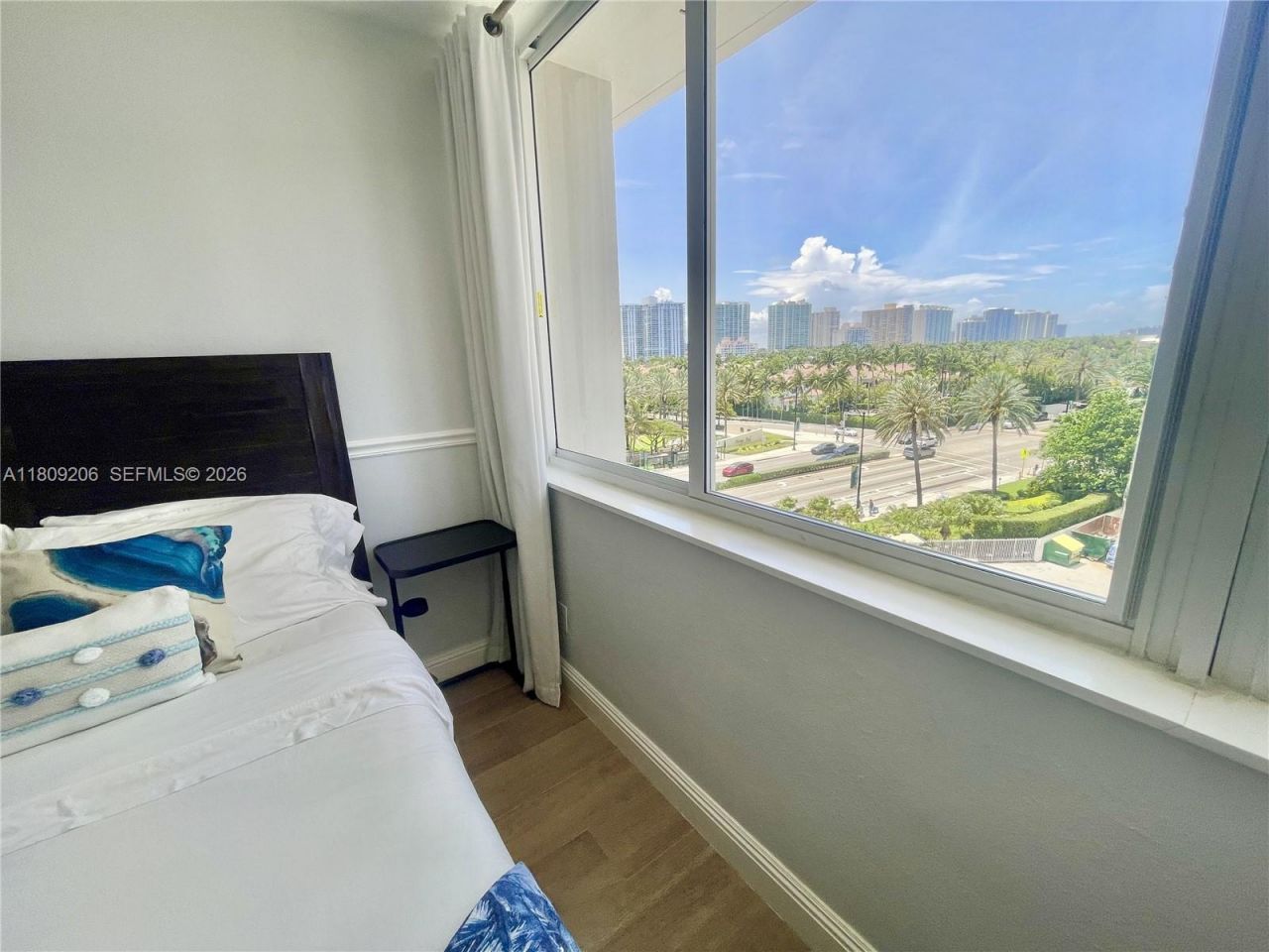 19201 Collins Ave, Unit 427, Sunny Isles Beach, FL 33160 Photo