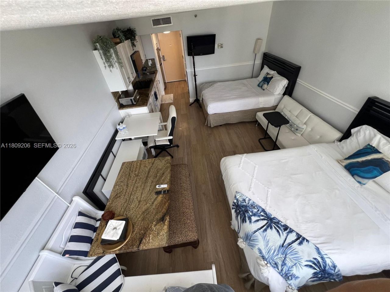 19201 Collins Ave, Unit 427, Sunny Isles Beach, FL 33160 Photo
