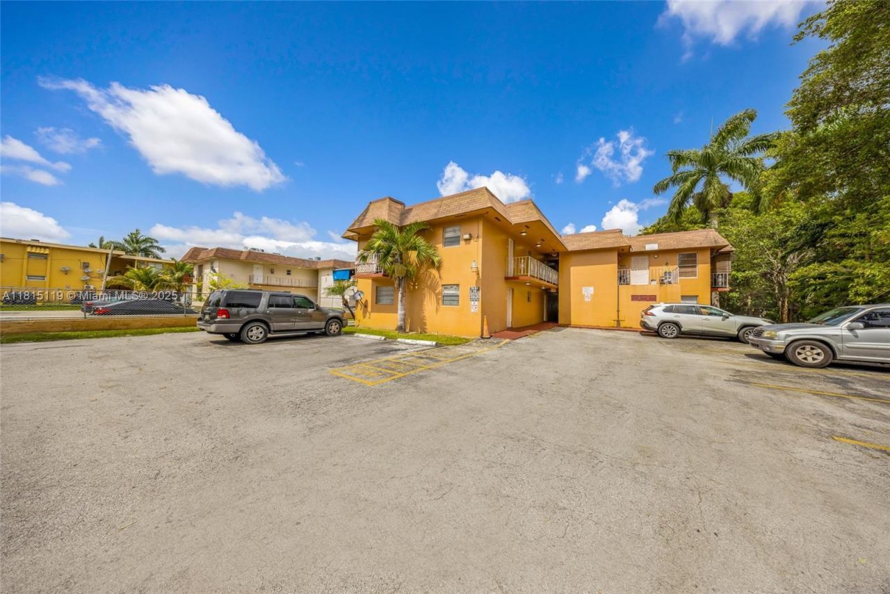 980 NW 45th Ave, Miami, FL 33126 Photo