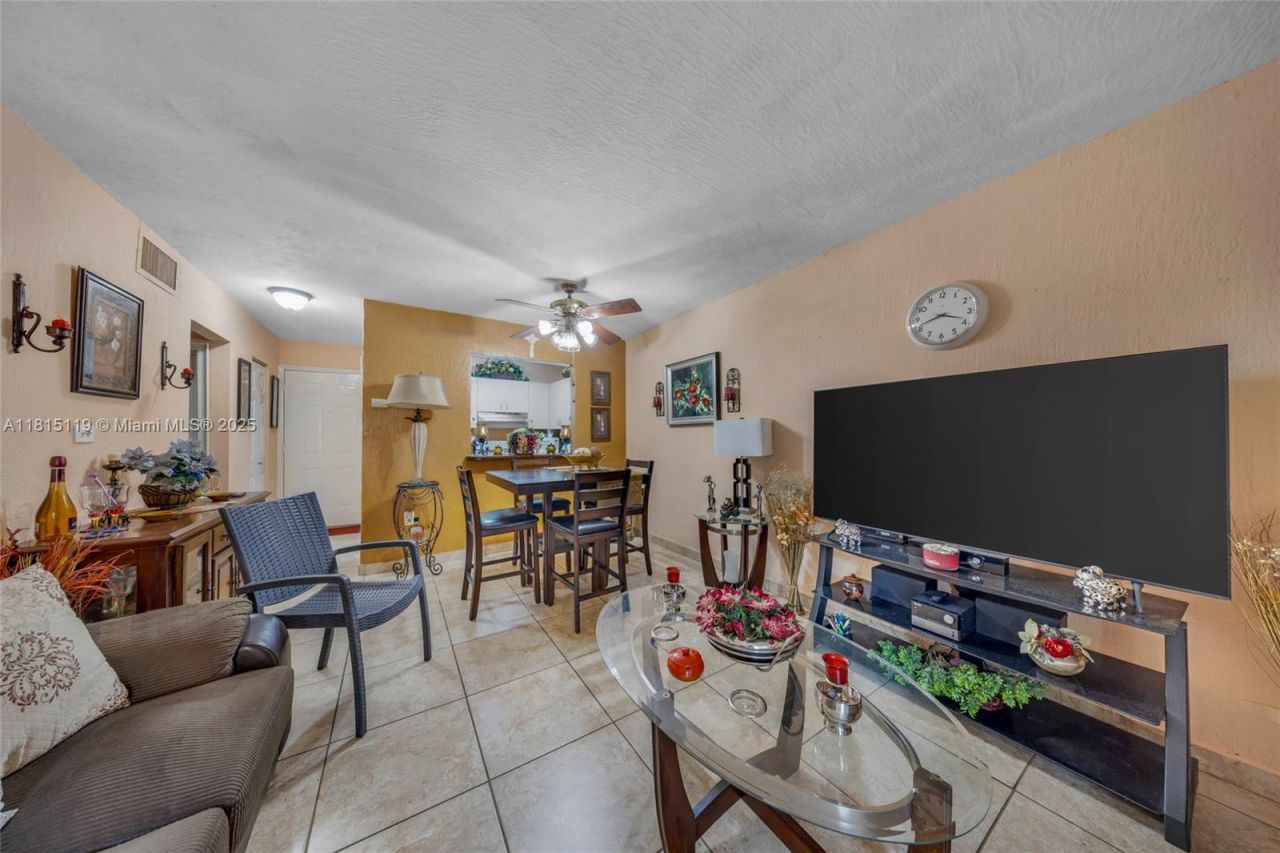 980 NW 45th Ave, Miami, FL 33126 Photo