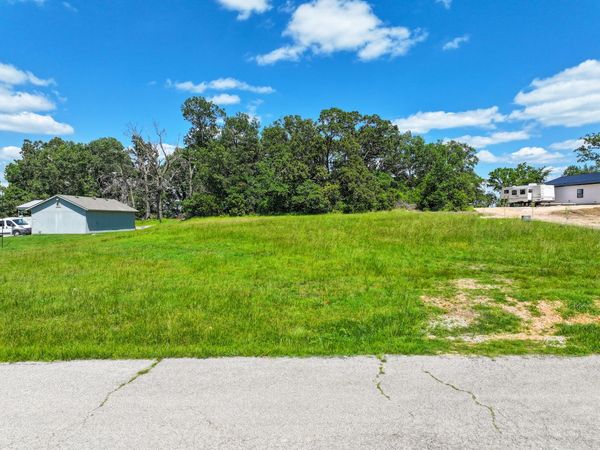 68040 E 250th Loop Loop, Grove, OK 74344