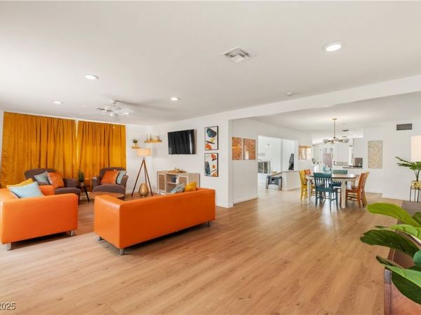 1013 Francis Avenue, Las Vegas, NV 89104