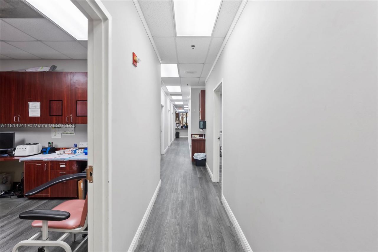 4301 S Flamingo Rd, Davie, FL 33330 Photo