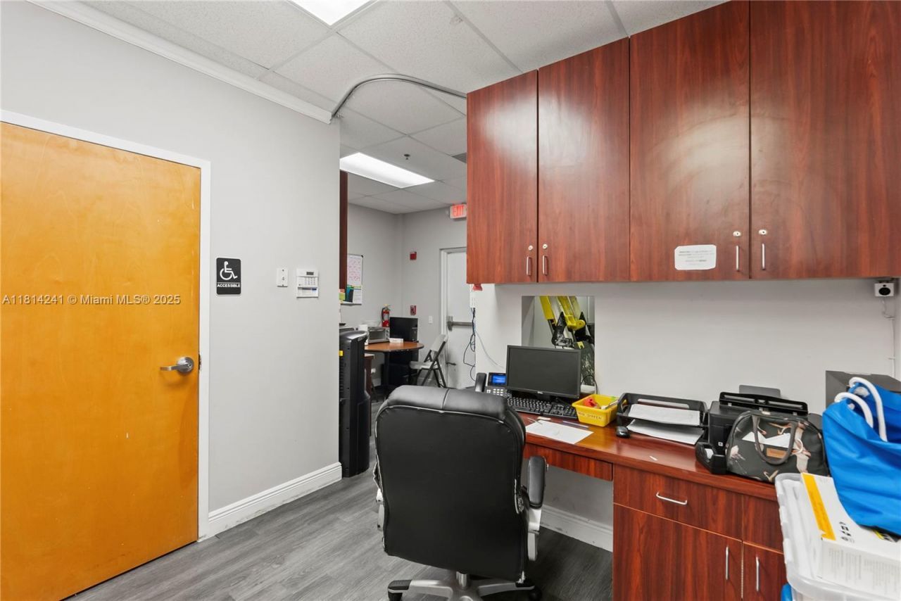 4301 S Flamingo Rd, Davie, FL 33330 Photo