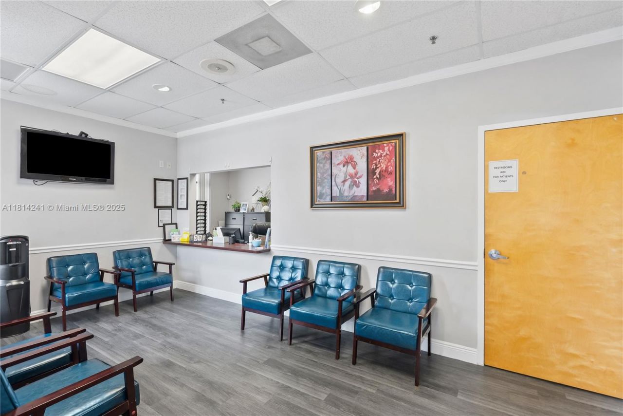 4301 S Flamingo Rd, Davie, FL 33330 Photo