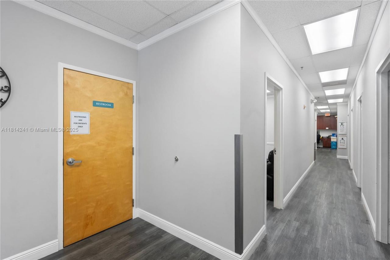 4301 S Flamingo Rd, Davie, FL 33330 Photo