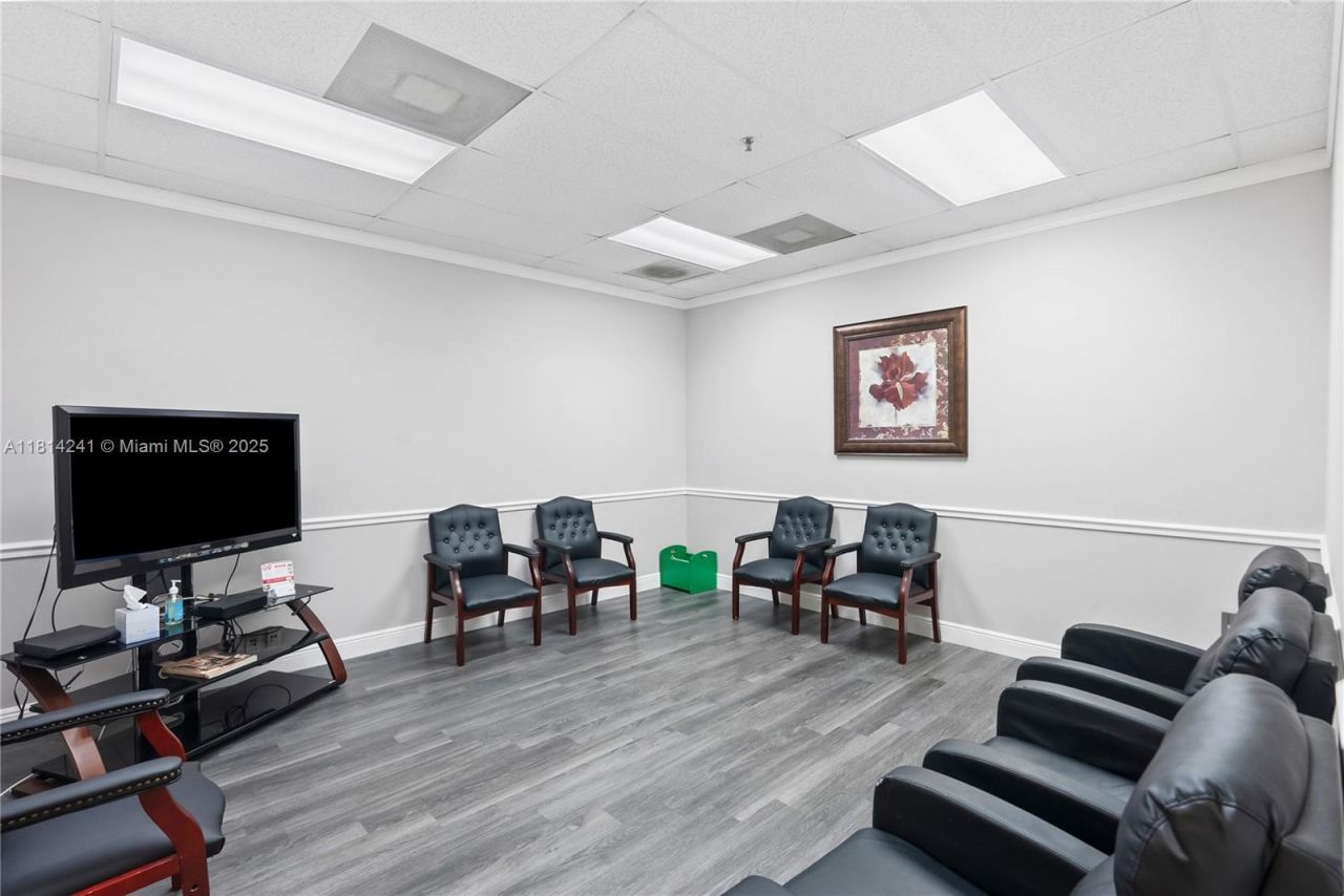 4301 S Flamingo Rd, Davie, FL 33330 Photo