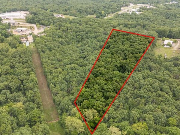 000 Nutall Oak Drive, Sunrise Beach, MO 65079