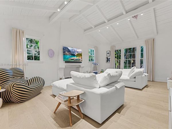 3747 Royal Palm Ave, Miami Beach, FL 33140