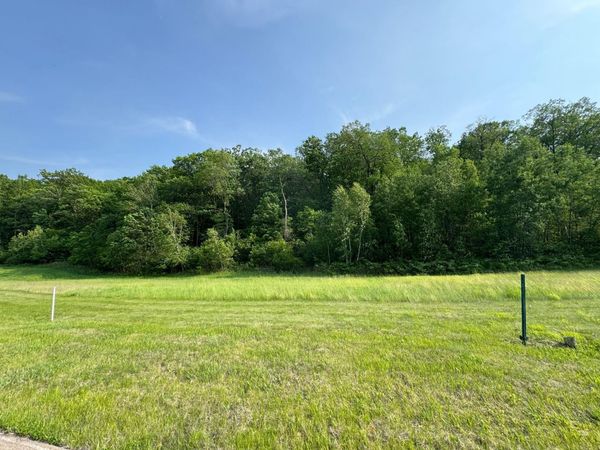 2812 Oakhurst Drive, Lake City, MN 55041