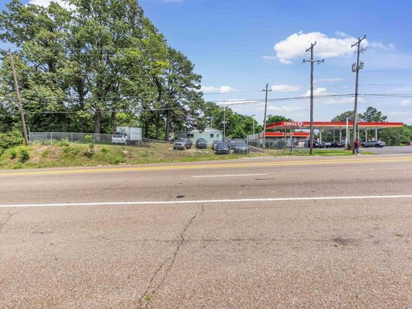 2435 BLAKEMORE RD, Memphis, TN 38106