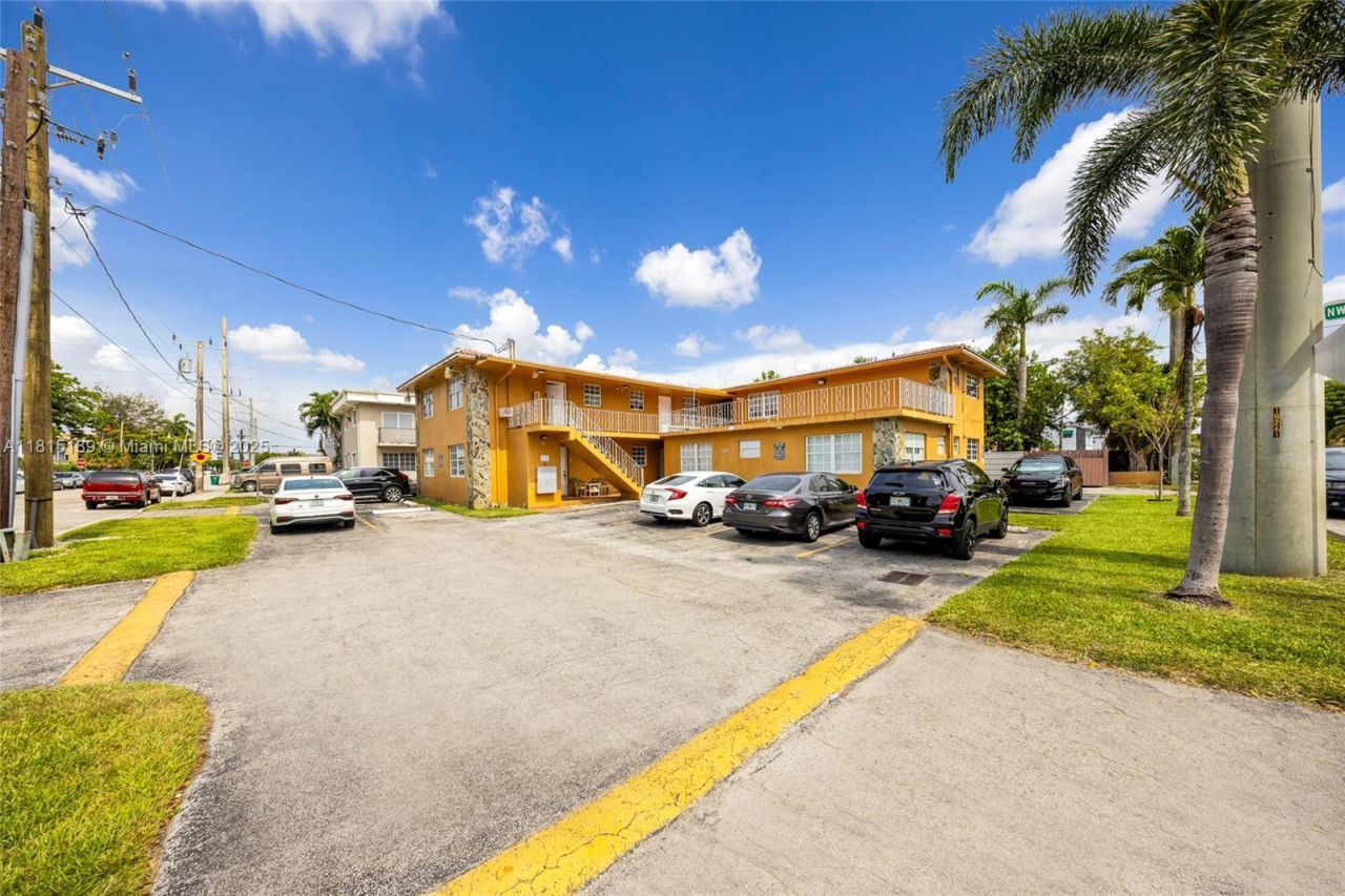 4340 NW 11th St, Miami, FL 33126 Photo