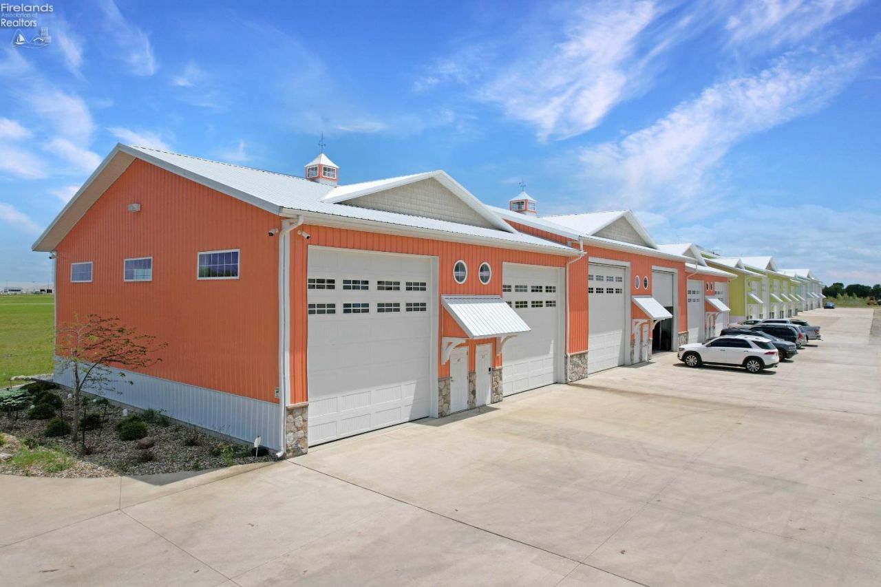 2656 E Harbor Road, Unit D-2, Port Clinton, OH 43452 Main Photo