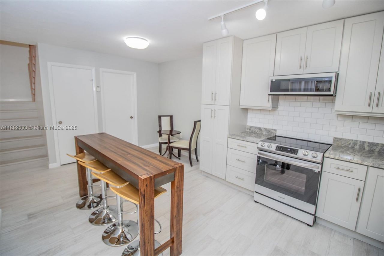 1410 14th Ter, Unit 1410, Palm Beach Gardens, FL 33418 Photo