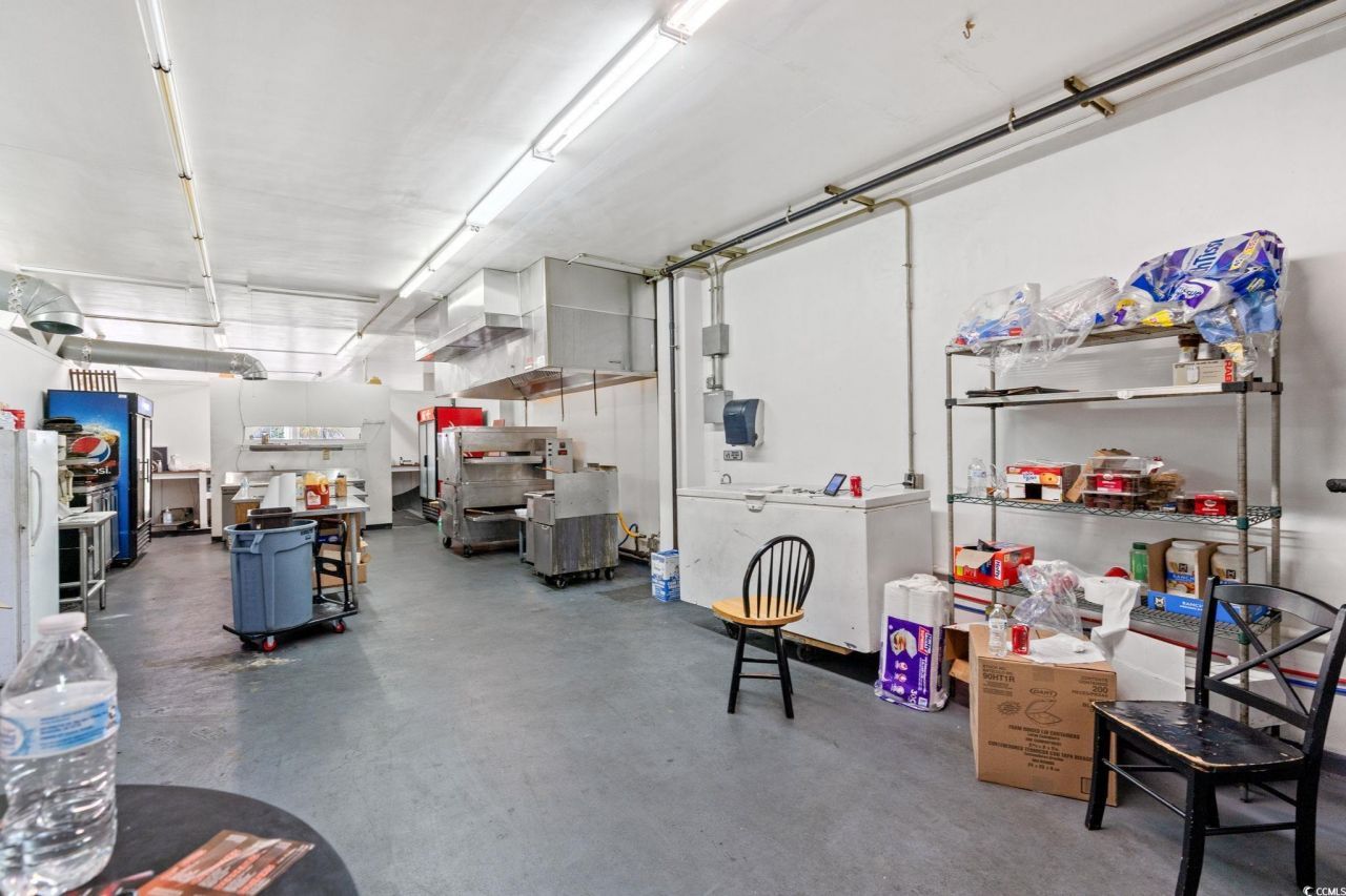 806 N Oak St. Photo 10