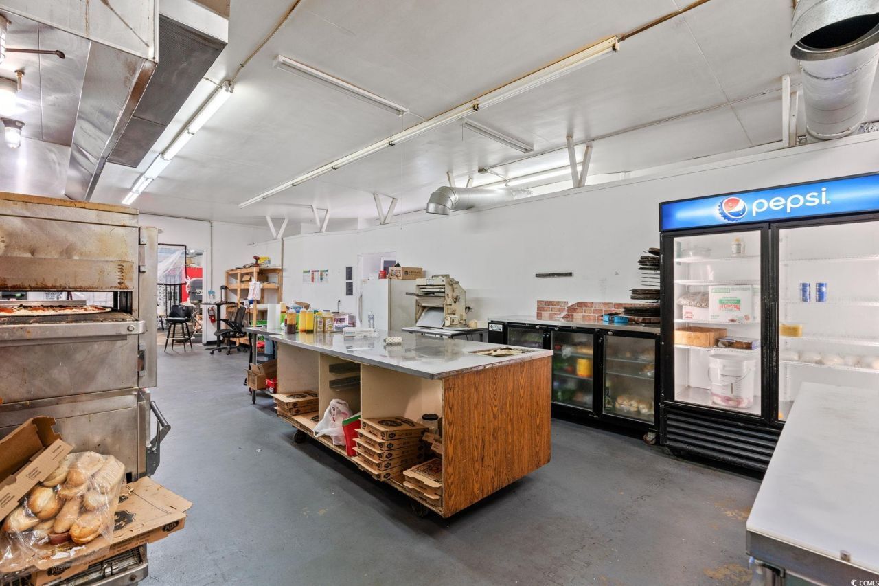 806 N Oak St. Photo 14