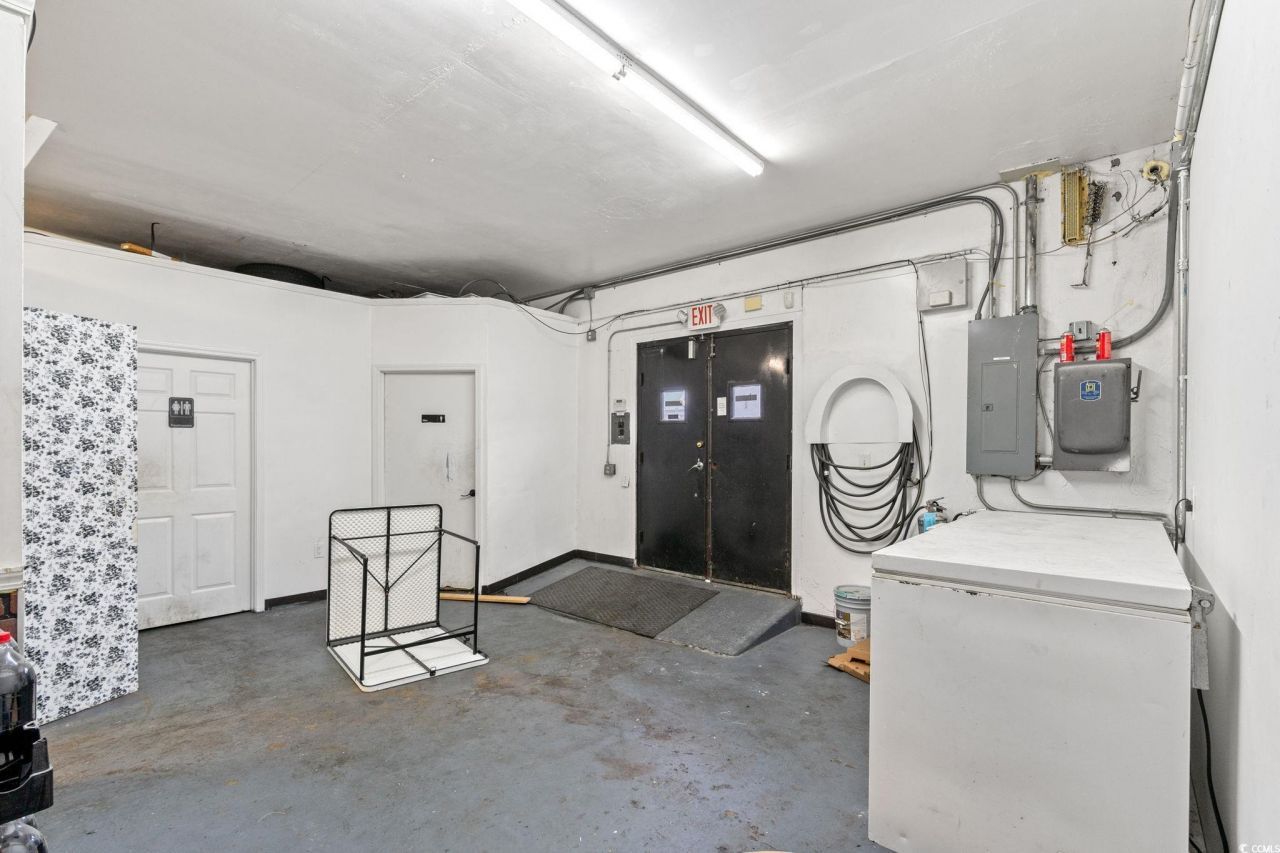 806 N Oak St. Photo 15