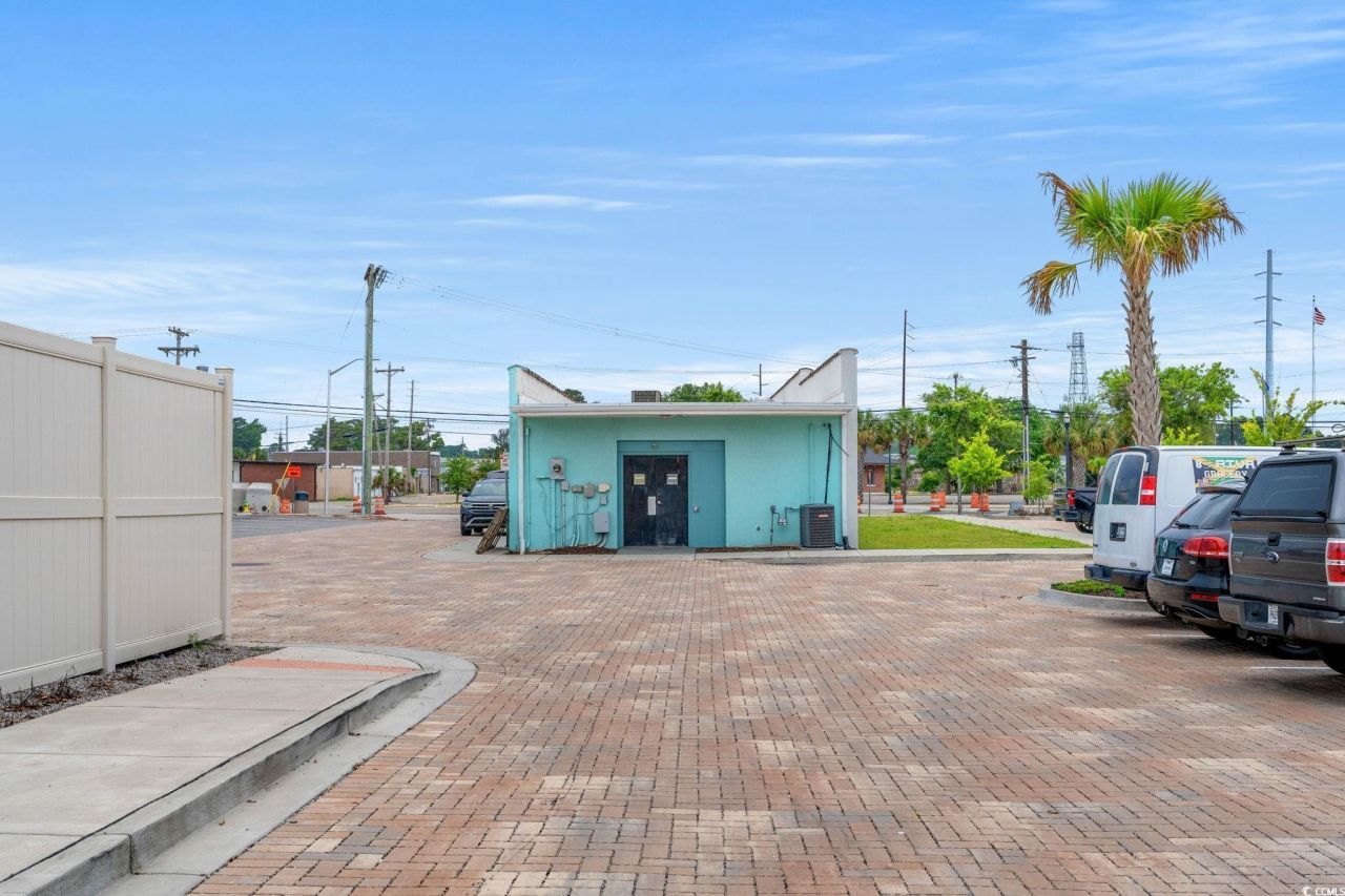 806 N Oak St. Photo 18