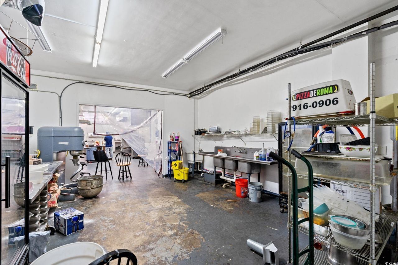 806 N Oak St. Photo 9