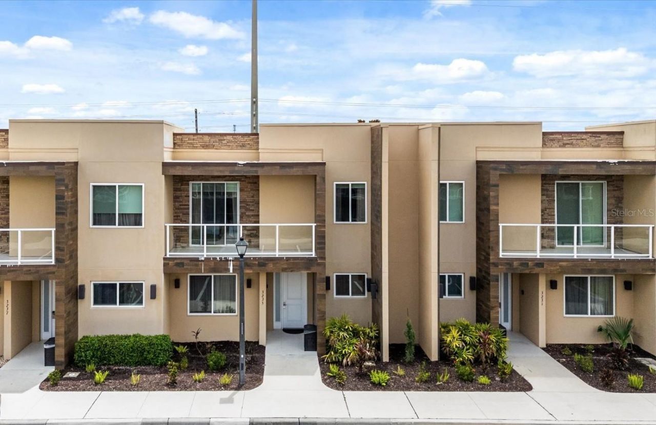 3235 Brasilia Avenue, Kissimmee, FL 34747 Main Photo