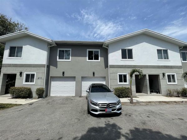 811 NW 3rd Ave, Fort Lauderdale, FL 33311