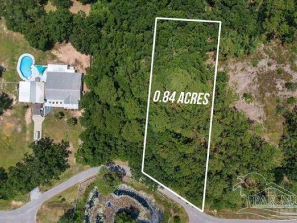 12 Harbour Oaks Dr, Milton, FL 32583
