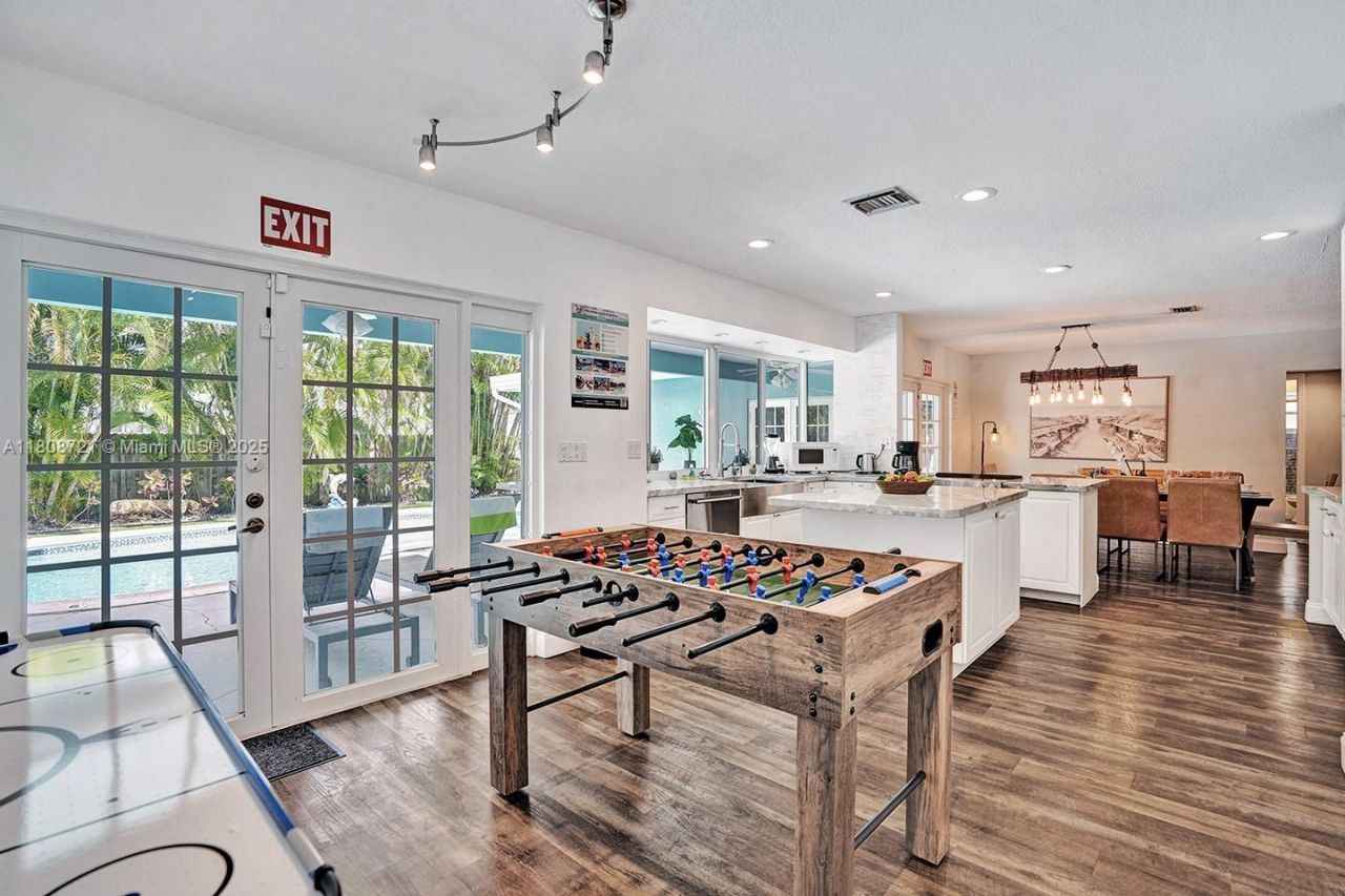 1245 Wiley St, Hollywood, FL 33019 Photo